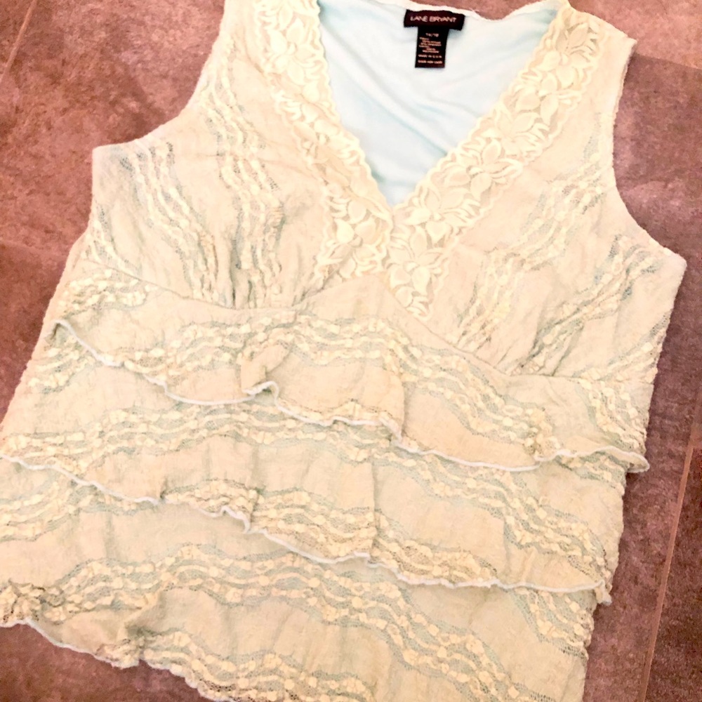 Lace sleeveless blouse